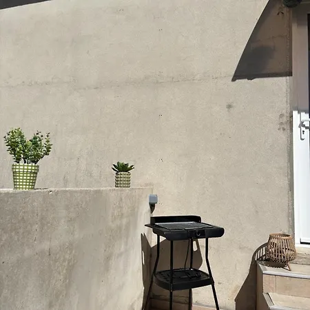 L'echappee Belle, En Champagne Nyaraló *